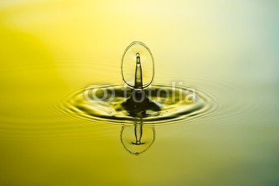 nasared, Wassertropfen, Tropfen, Water Drop (wasser, rieseln, wassertropfen, aufprall, blau, besinnung, bewegung, blase, close-up, energie, erfrischend, erfrischend, fallen, malen, flüssigkeit, frisch, gefroren, trinken, wasser, klar, luftblasen, makro, meteor, nass, physik, platsch, regen, saube)