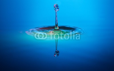 neondream, Highspeed Fotografie (wassertropfen, wasser, flüssigkeit, trinken, makro, abstrakt, kunst, spiegelung, flüssigkeit, balance, frieden, nass, klar, durchsichtig, trinken, blau, seele, frisch, trinkwasser, quelle, rege)