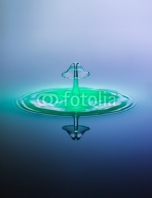 neondream, Wassertropfen Highspeed (wassertropfen, wasser, flüssigkeit, trinken, makro, abstrakt, kunst, spiegelung, flüssigkeit, balance, frieden, nass, klar, durchsichtig, trinken, blau, seele, frisch, trinkwasser, quelle, fotografi)
