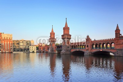 Noppasinw, Oberbaum bridge, Berlin, Germany (deutsch, berlin, brÃ¼cke, orientierungspunkt, europa, szene, architektur, reiseziel, attraktion, rivers, gebÃ¤ude, stadt, town, geschicht)