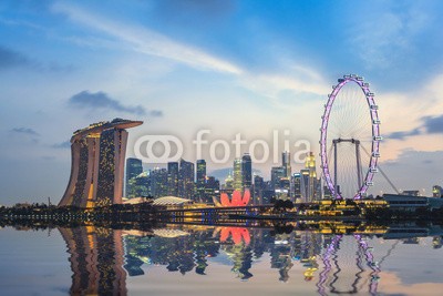 Noppasinw, Singapore Skyline and view of Marina Bay (singapur, skyline, stadt, urbano, orientierungspunkt, architektur, tourismus, gebÃ¤ude, reisen, asien, szene, attraktion, reiseziel, nacht, berÃ¼hm)