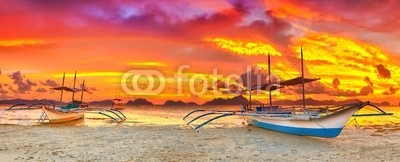 Olga Khoroshunova, Boat at sunset (schön, landschaft, panorama, panoramic, canoe, boot, sonnenuntergänge, sunrise, abenddämmerung, morgengetränk, strand, meer, ozean, philippines, niemand, szenerie, nautisch, vessel, verkehr, landschaftlich, erstaunlich, hintergrund, tapate, traditiona)