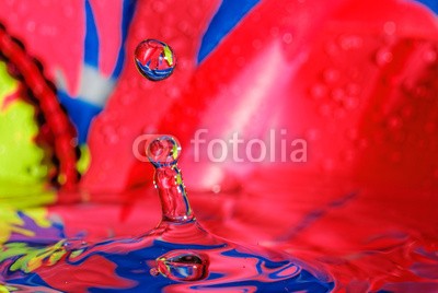 PETER LAKOMY, Splashing Colors, Splashing Water (wasser, wassertropfen, tau, bewegung, regenbogen, isoliert, flüssig, grün, rot, abstrakt, nass, welle, platsch, strömend, flüssigkeit, kunstvoll, verfärbt, fließen, bunt, kunst, blau, entladen, close-up, blase, vielfarbi)