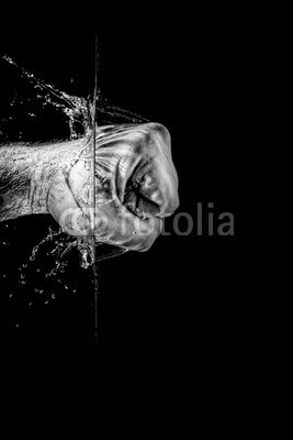 PETER LAKOMY, Splashing Fist (aktion, luft, wut, aufgebracht, boxen, tröpfchen, dynamisch, fight, faust, flüssig, force, wasser, hand, hart, flüssigkeit, männlich, mann, bewegung, movement, person, kräfte, bowle, ausflippen, platsch, spritzer, stärke, stark, oberfläch)