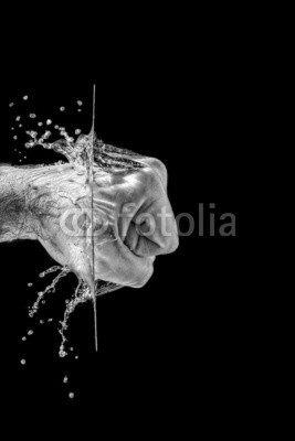 PETER LAKOMY, Splashing Fist (aktion, luft, wut, aufgebracht, boxen, tröpfchen, dynamisch, fight, faust, flüssig, force, wasser, hand, hart, flüssigkeit, männlich, mann, bewegung, movement, person, kräfte, bowle, ausflippen, platsch, spritzer, stärke, stark, oberfläch)
