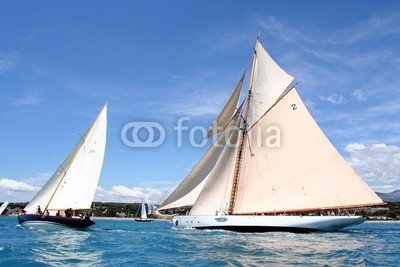 PHOTOPOLITAIN, team spirit esprit d'équipe voilier regate mer ocean yachting (segel, segelboot, boot, regatta, meer, ozean, segelsport, segelboot, mittelmeer, crew, azur, provence, stangen, regatta, segelboot, blau, boot, hafen, fischfang, fischer, seil, brücke, teakholz, besinnung, kette, anker, bar, steuerruder, welle, schau)