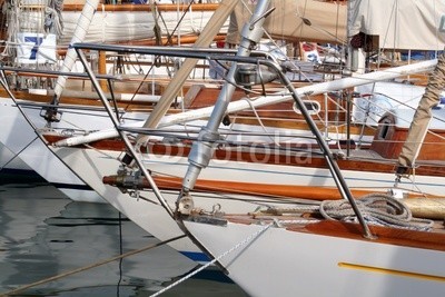 PHOTOPOLITAIN, team spirit esprit d'équipe voilier regate mer ocean yachting (segel, segelboot, boot, regatta, meer, ozean, segelsport, segelboot, mittelmeer, crew, azur, provence, stangen, regatta, segelboot, blau, boot, hafen, fischfang, fischer, seil, brücke, teakholz, besinnung, kette, anker, bar, steuerruder, welle, schau)