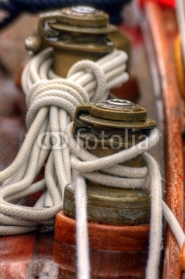 PHOTOPOLITAIN, team spirit esprit d'équipe voilier regate mer ocean yachting (segel, segelboot, boot, regatta, meer, ozean, segelsport, segelboot, mittelmeer, crew, azur, provence, stangen, regatta, segelboot, blau, boot, hafen, fischfang, fischer, seil, brücke, teakholz, besinnung, kette, anker, bar, steuerruder, welle, schau)