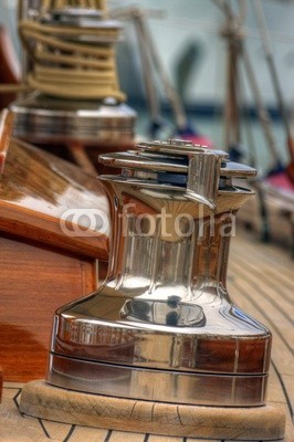 PHOTOPOLITAIN, team spirit esprit d'équipe voilier regate mer ocean yachting (segel, segelboot, boot, regatta, meer, ozean, segelsport, segelboot, mittelmeer, crew, azur, provence, stangen, regatta, segelboot, blau, boot, hafen, fischfang, fischer, seil, brücke, teakholz, besinnung, kette, anker, bar, steuerruder, welle, schau)