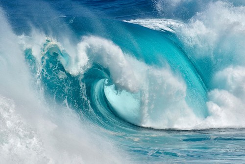 Montero, When the Ocean turns into Blue Fire (Meer, Welle, Überschlag, Wassewrkraft, Naturgewalten, Gischt, Schaum, Meeresbrise, Dynamik, Bewegung, Wunschgröße, Badezimmer, blau/weiß)