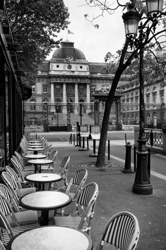 Jody Stuart, Boulevard Cafe (Architektur, Straßencafe, Paris, Frankreich, Bistro, Wohnzimmer, Gastronomie, Cafe, Fotografie, Wunschgröße, schwarz/weiß)