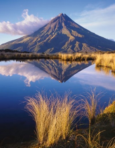 Popp-Hackner, Mt. Egmont (Photokunst, Fotografie, Landschaftsfotografie, Fotokunst, Berg, See, Gras, Wolke,  Wohnzimmer, Schlafzimmer)