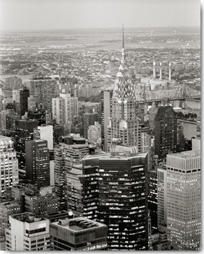 Ralf Uicker, New York View over Chrysler Building (Wunschgröße, Fotokunst, Metropole, USA, New York, Skyline, Hochhäuser, Luftbild, Horizont, Wohnzimmer, Jugendzimmer, Büro, schwarz / weiß)