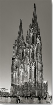 Ralf Uicker, Kölner Dom I (Wunschgröße, Fotokunst, Architektur, Dom, Kölner Dom, Domplatte, Gotik, Deutschland, Wohnzimmer, Büro, schwarz / weiß)