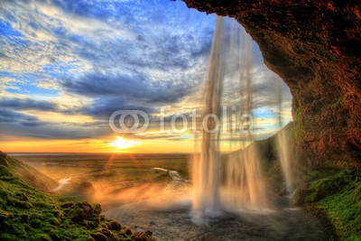 revoc9, Seljalandfoss waterfall at sunset in HDR, Iceland (Wasserfall, Sonnenuntergang, Island, Landschaft, Natur, Fotokunst, Wohnzimmer, Treppenhaus, Wunschgröße, bunt)