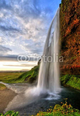 revoc9, Seljalandfoss waterfall at sunset in HDR, Iceland (Wasserfall, Sonnenuntergang, Island, Landschaft, Natur, Fotokunst, Wohnzimmer, Treppenhaus, Wunschgröße, bunt)