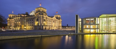 Rainer Mirau, Berlin 2 (Reichstagsgebäude, Hauptstadt, Berlin, Metropole, Architektur, Abendszene, Beleuchtung, Reflexionen, Städte, Fotokunst, Wunschgröße, Wohnzimmer, bunt)