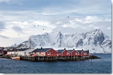 Rolf Fischer, Fischerhütten Lofoten Nähe Reine (Wunschgröße, Landschaftsfotografie, Norwegen, Inselgruppe, Meer, Häuser, Hütten, Eis, Wohnzimmer, Flur, Treppenhaus, bunt)