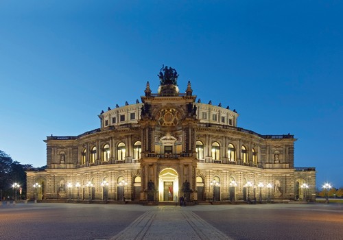 Rolf Fischer, Semper Oper Dresden (Wunschgröße, Fotokunst, Metropole, Dresden, Opernhaus, Opernplatz, Abendszenen, Reflexionen, Architektur, Flur, Treppenhaus, Wohnzimmer, bunt)