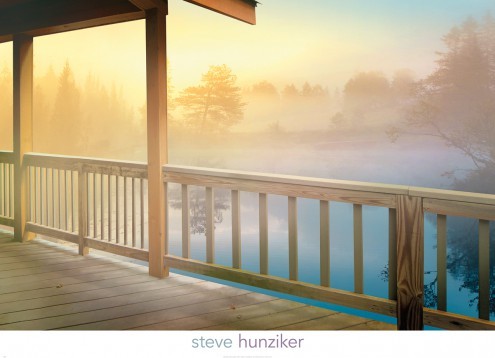 Steve Hunziker, Lodge Deck (Landschaft, See, Natur, Morgenstimmung, Morgendunst, Stille, Terrasse, Einsamkeit, Schlafzimmer, Wohnzimmer, bunt)