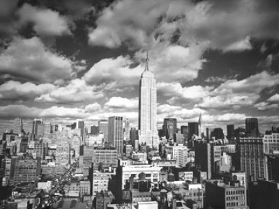 Henri Silberman, Sky over Manhattan (Städte, Metropolen, New York, Wolkenkrater, Empire State Building, Fotokunst, Städte&Gebäude, Architektur, Büro, Wohnzimmer, schwarz/weiß)