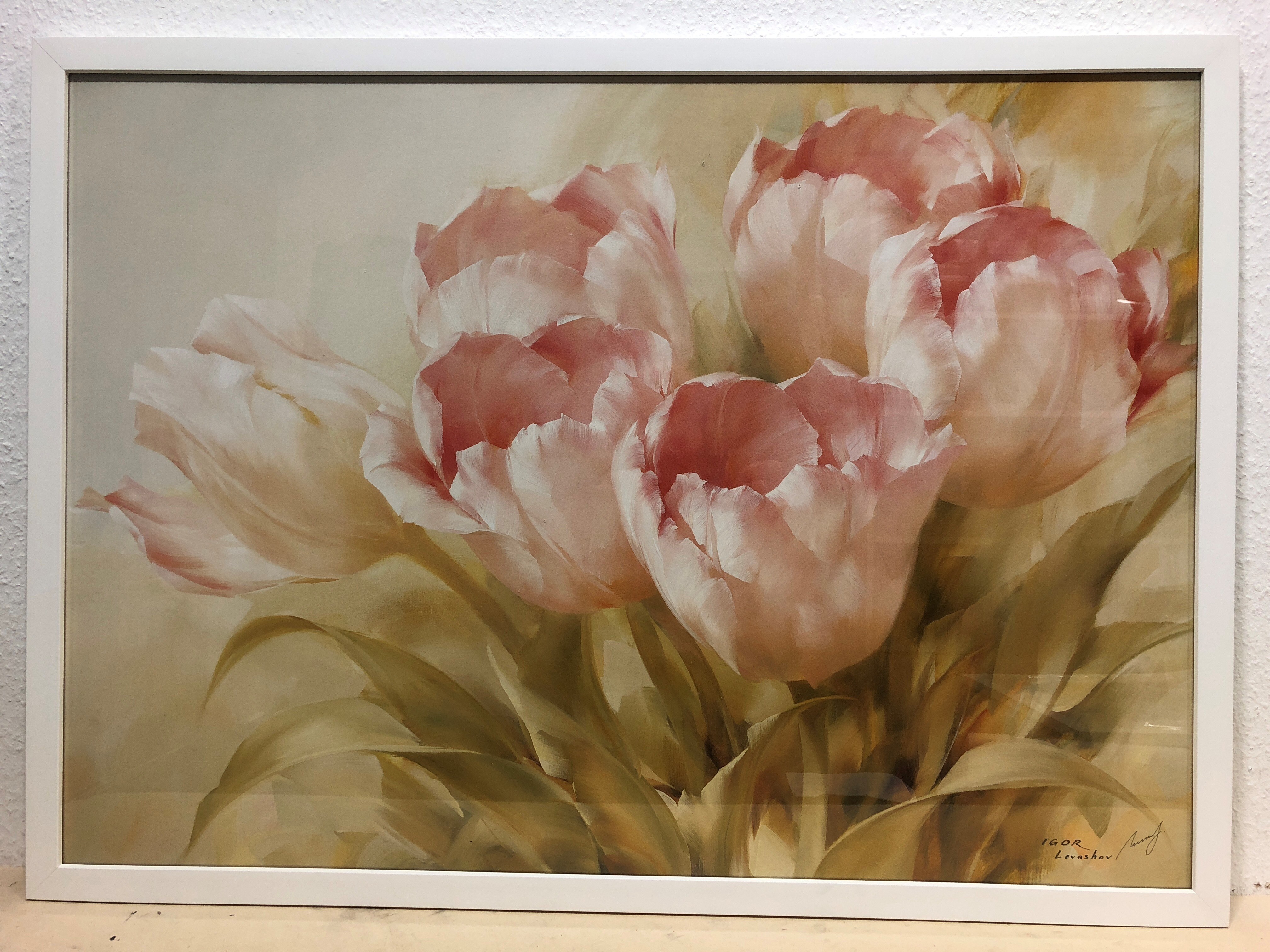 Bild mit Rahmen, Igor Levashov, Pink Tulips II, Holz weiß, 20 mm, Plexiglas (Malerei, Fotorealismus, Tulpen, Blumen, Blüten, Blütenpracht, Blütenblätter, Schönheit, Wohnzimmer, Schlafzimmer, Treppenhaus, bunt)