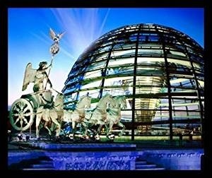 Gerahmtes Bild, Holz, Huber Images, Reichstagkuppel/Quadriga (Wunschgröße, Fotokunst, Metropole, Berlin, Hauptstadt, Städte& Gebäude, Architektur, Glaskuppel, Brandenburger Tor, Nachtszene, Beleuchtung, Lichter, Büro, bunt)