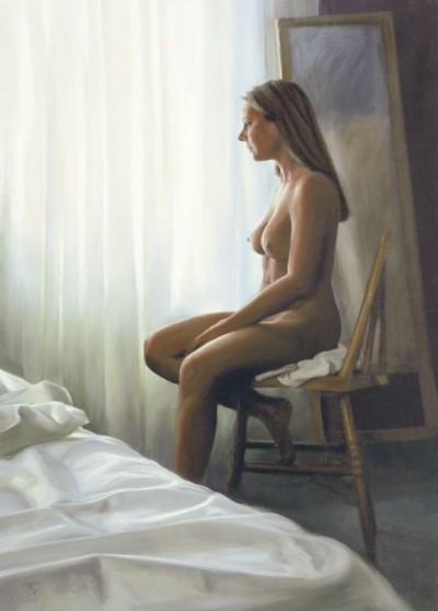 Tina Spratt, EARLY MORNING LIGHT (People & Eros, Frau, Akt, nackt, Erotik, Bett, sitzende Frau, Laken, Fenster, Vorhänge, Morgenlicht,  Schlafzimmer, Photorealisimus, Malerei, bunt)