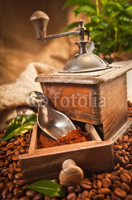 stockcreations, Coffee grinder (kaffeemühle, kaffee, konzept, ausreisen, symbol, dunkel, trinken, konzept, aroma, rösten, bio, kaffee, koffein, augenblic)