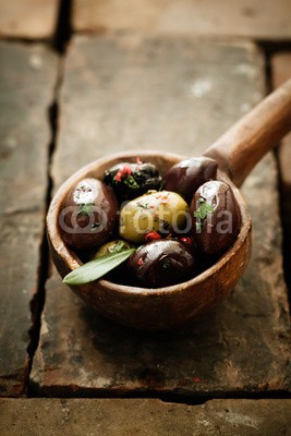 stockcreations, Piquant olives (vorspeisen, hintergrund, schwarz, konzept, konzeptionell, kochen, staat, ernte, kulinarisch, geräuchert, entwerfen, flavour, essen, voll, grün, gesund, abbild, zutaten, küche, schöpfkelle, neu, ölig, oliven, organisch, foto, foto shooting, pic, pikan)