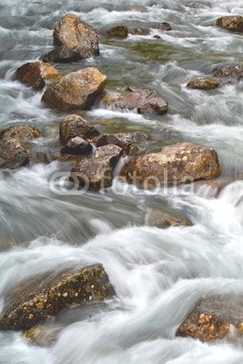 Stefan Körber, Fluss (fluÃŸ, berg, schnelleinsatz, bach, wildnis, natur, Ã¶kologie, sturzbach, wasser, trinkwasser, frÃ¼hling, backstein, fels, felsen, welle, brocken, morÃ¤ne, gliding, abenteuer, steine, strom, flussbeet, beerenstrauch, fliesen, wilde, schnell, landschaf)