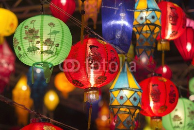 toa555, Asian lanterns in lantern festival (kunst, peking, kanton, karneval, china, chinese, lampions, chinesisches neujahrsfest, dekoration, event, festival, gruppe, hong kong, indien, korea, laterne, licht, macao, malaysia, rot, shanghai, singapur, sri lanka, taiwan, thailand, vietna)