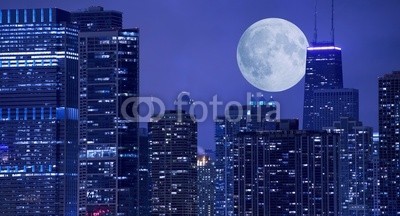 Tomasz Zajda, Skyline and Moon (mond, skyline, chicago, stadt, hauptstädtisch, skyscraper, nacht, dunkel, voll, turm, turm, gebäude, downtown, gebäude, illinois, himmel, licht, fenster, horizont, blau, leben, lebend, usa, american, mittlerer westen, panoramisch, urban)