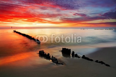 TTstudio, Poland, Ocean sunset on beach. (sonnenuntergänge, strand, landschaft, himmel, meer, sunrise, ozean, tropisch, wasser, insel, sommer, schöner, horizont, sand, natur, hintergrund, orange, sonne, küste, wolken, welle, sonnenschein, rot, morgengrauen, reisen, besinnung, sunligh)