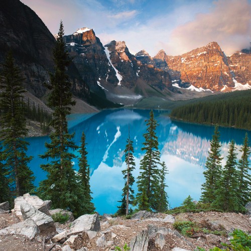 Ulf Brömmelhörster, West Alberta-Moraine Lake (Landschaft,See, Berge, Wolken, Landschaftsfotografie, Stille, Ruhe, Winter, Natur, Spiegelungen,Wunschgröße, Fotografie, Treppenhaus, Wohnzimmer,)