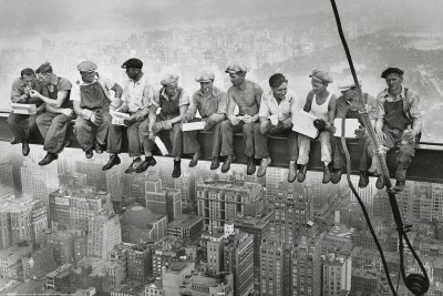 Leinwandbild, Unbekannt, Manhattan Steelworkers (Stahltäger, Hochhaus, Arbeiter, Stahlarbeiter, schwindelfrei, Pause, Charles C. Ebbets, Fotografie, Wohnzimmer, schwarz/weiß)