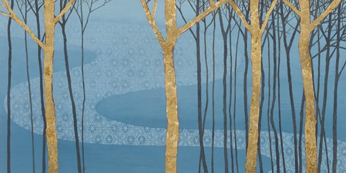 Kathrine Lovell, Katonah Gold (Bäume, kahl, Silhouetten, Fluss, moderne Malerei, Wunschgröße, Wohnzimmer, Treppenhaus, gold/blau)