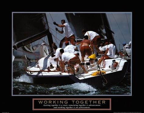 Bild mit Rahmen, Unbekannt- Working Together, Aluminium schwarz glänzend (Kollaboration, Gemeinsam, Teamwork, Vertrauen, Segeln, Boot, an einem Strang ziehen, Motivation, Treppenhaus, Büro, Wohnzimmer, Fotografie, bunt)