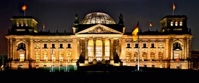 Wolfgang Weber, Reichstag Berlin (Reichstag, Berlin, Gebäude, Deutschland, Architektur, Beleuchtung, Nachtszene, Photokunst, Städte, Wohnzimmer, Wunschgröße, bunt)