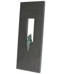 Jörg Schröder, Schieferrelief mit Bronzefigur Angel, 55 x 17cm