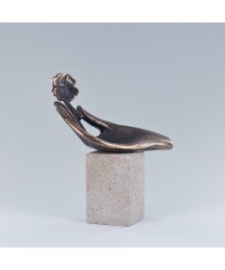 Raimund Schmelter, Handzeichen: Viel Glück, 12 x 10 x 7cm
