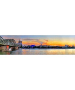 Hady Khandani, PANO HDR - COLOGNE SKYLINE WITH CATHEDRAL DURING SUNSET - GERMANY