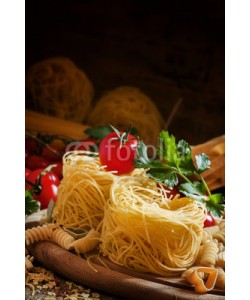 5ph, Dry Italian pasta Barbine in nests with cherry tomatoes and pars