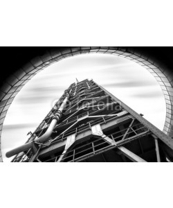 Henrique Silva, Old refinery tower at black and white in center of Lisbon