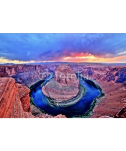 romanslavik.com, Horseshoe Bend on Colorado River at Sunset and Cloudy Weather, Utah