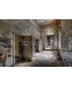 Grischa Georgiew, ancient floor in an abandoned hospital