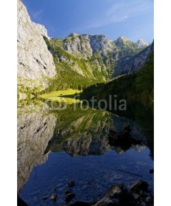 dina, Wasserspiegelung am glasklaren Obersee im Herzen des Nationalpar