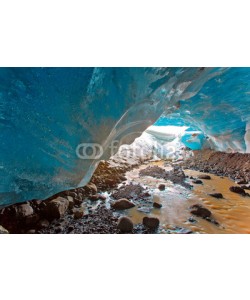 aiisha, Ice cave in Iceland