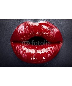 alexbutscom, red lips make-up black leather2
