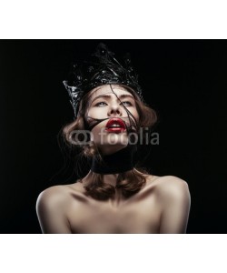 alexbutscom, pretty woman in dark crown
